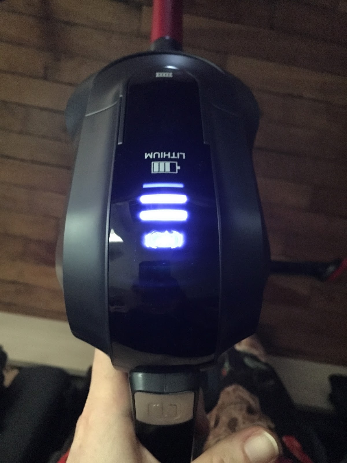 le balai aspirateur ultimate lithium de chez Taurus le balai aspirateur ultimate lithium de chez Taurus