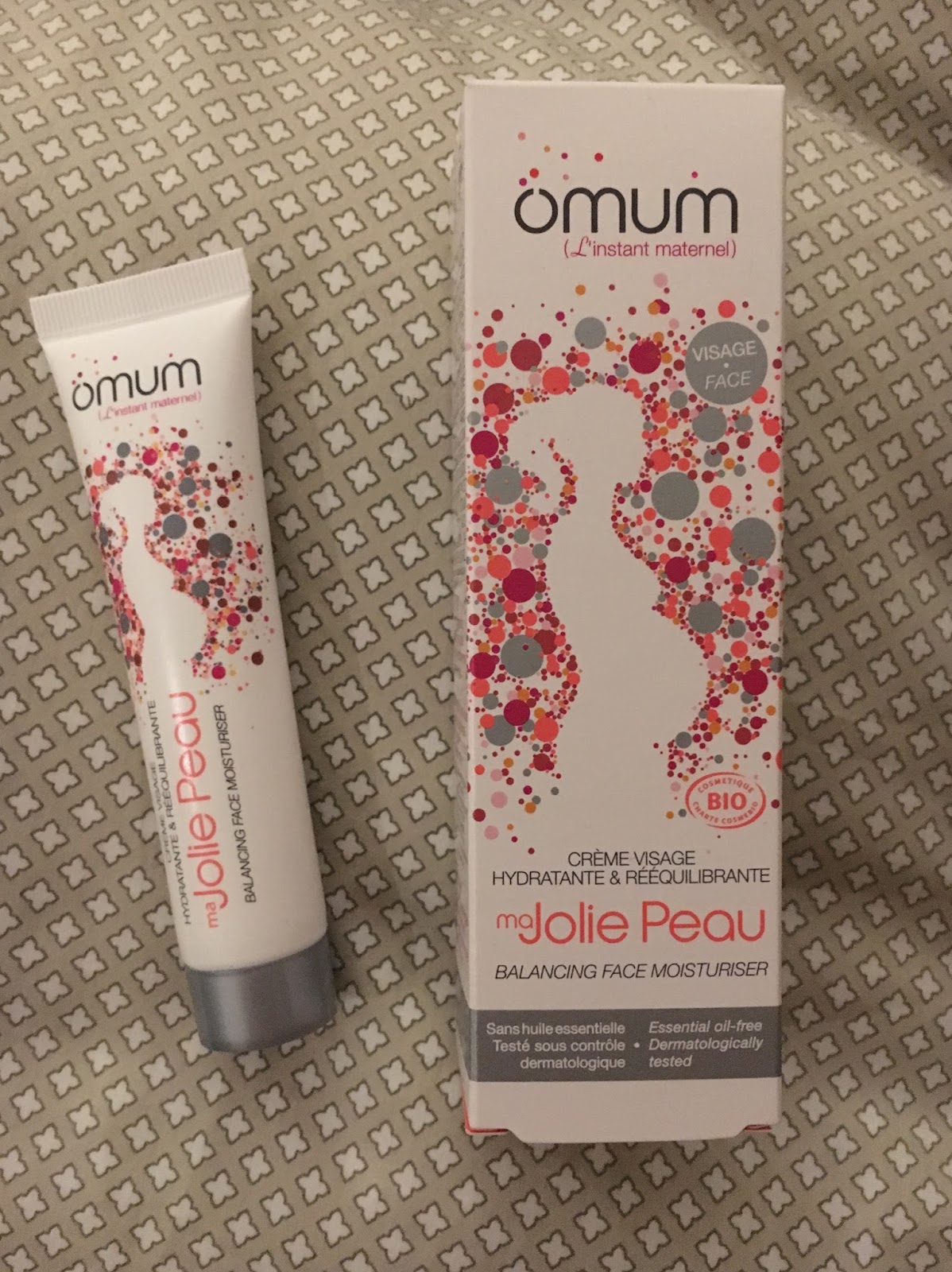 test avis la crème Jolie Peau Omum enceinte test avis la crème Jolie Peau Omum enceinte