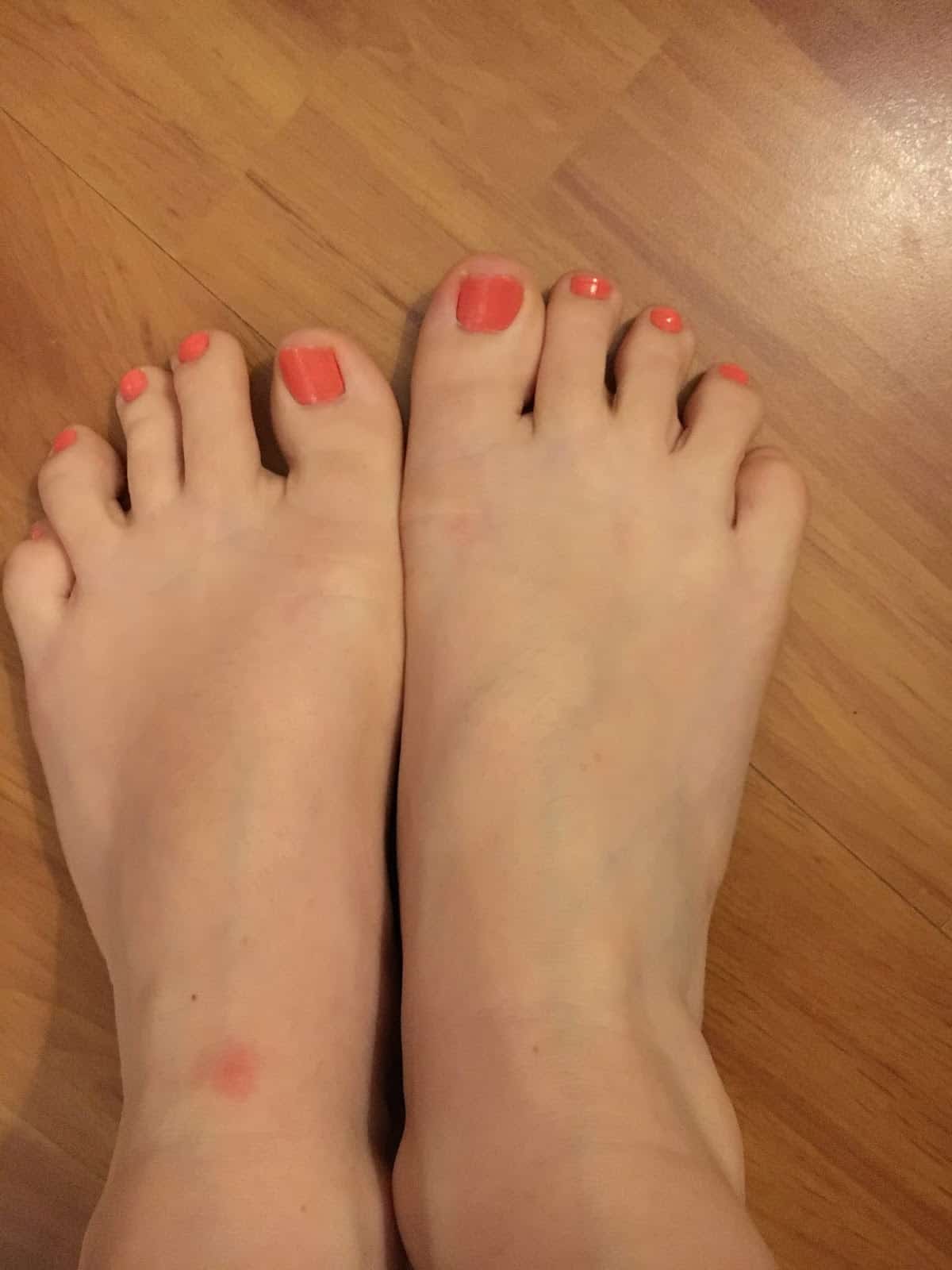 exfolier soin des pieds avec Dr Pierre Ricaud exfolier soin des pieds avec Dr Pierre Ricaud