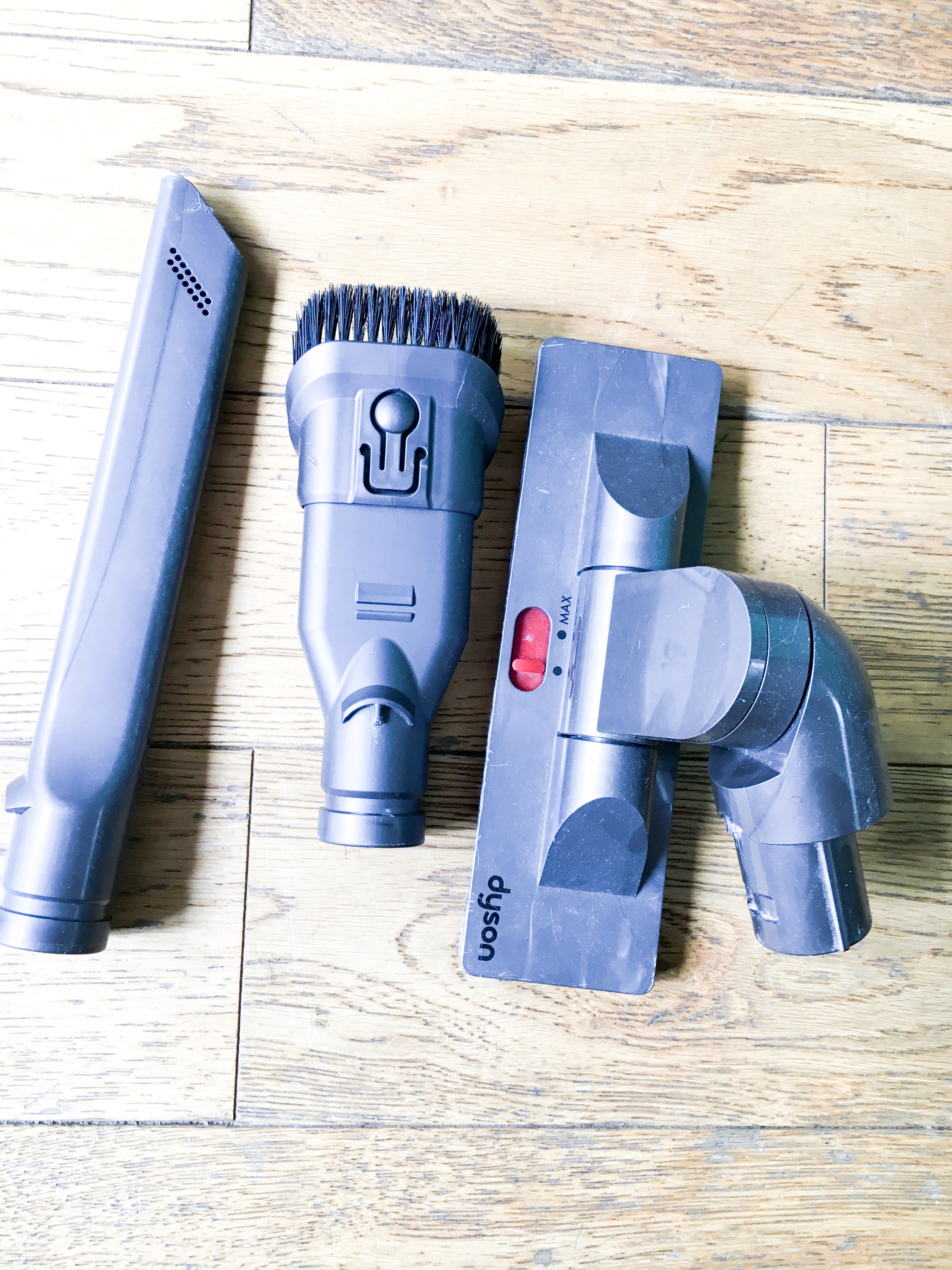 accessoires de l' aspirateur Dyson V6 Motorhead rose avis test