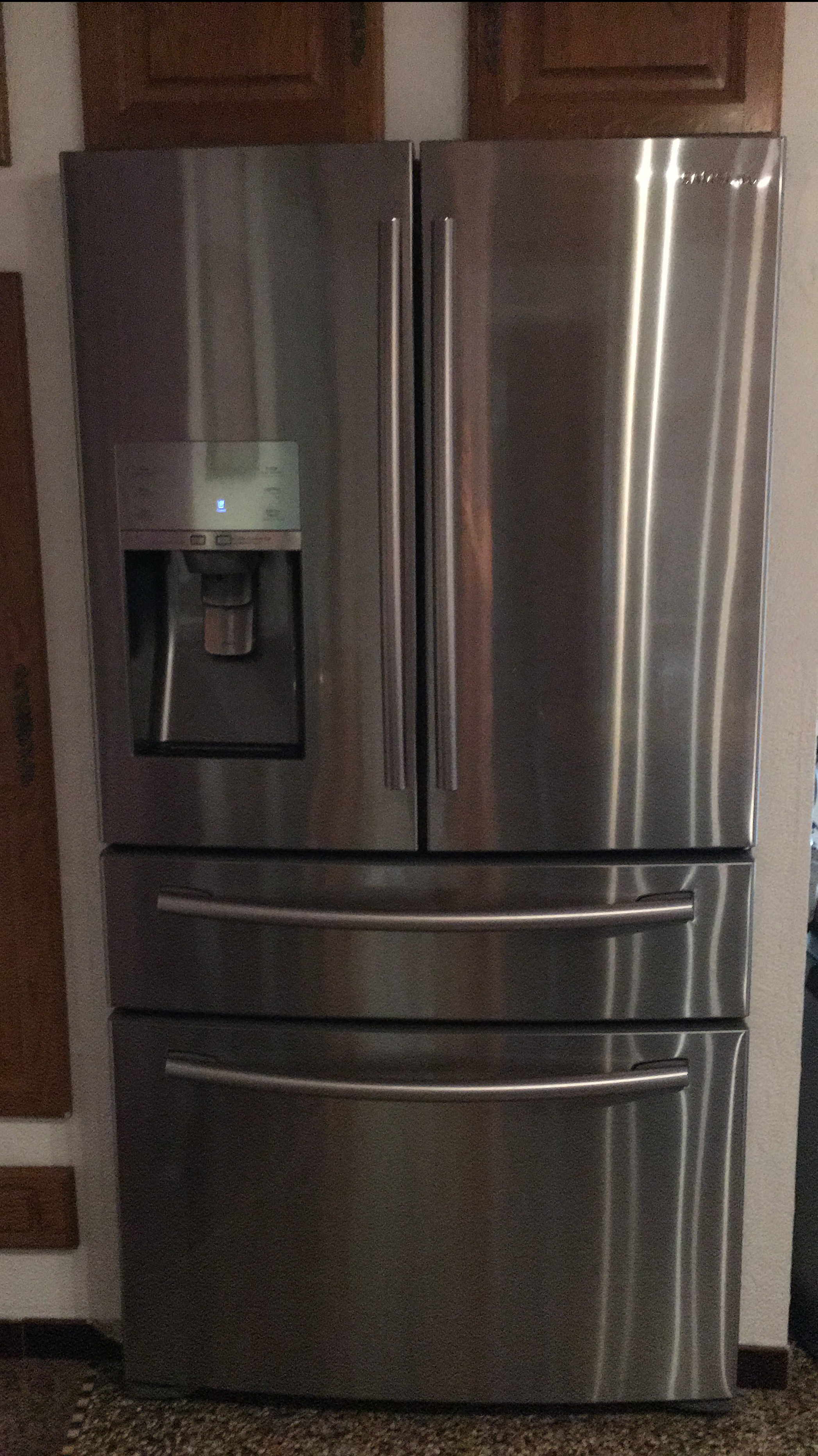 frigo américain Samsung avec plusieurs tiroir niveau 0 et eau gazeuse