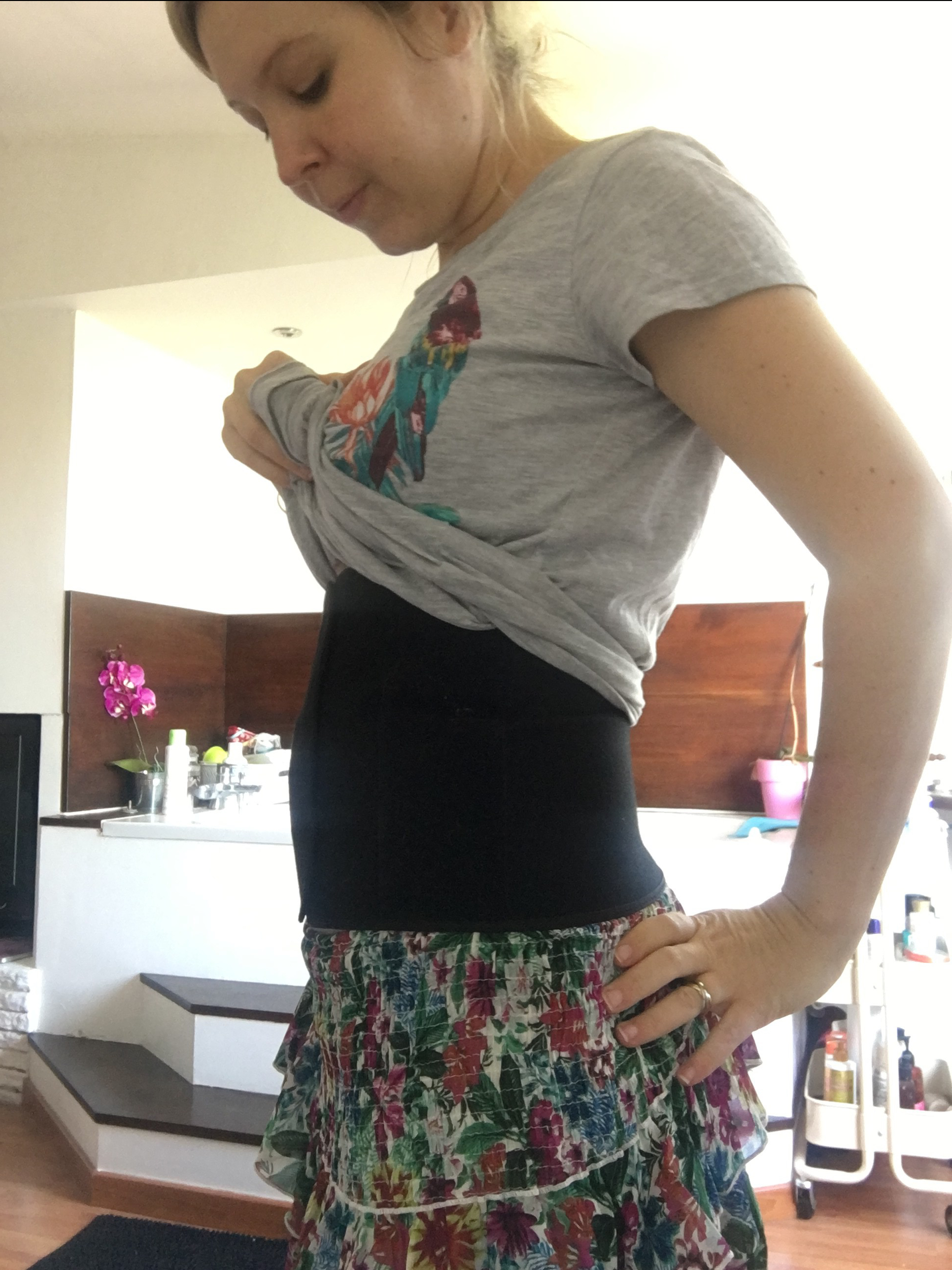 ventre plat avec la gaine belly bandit aprés avoir accouché