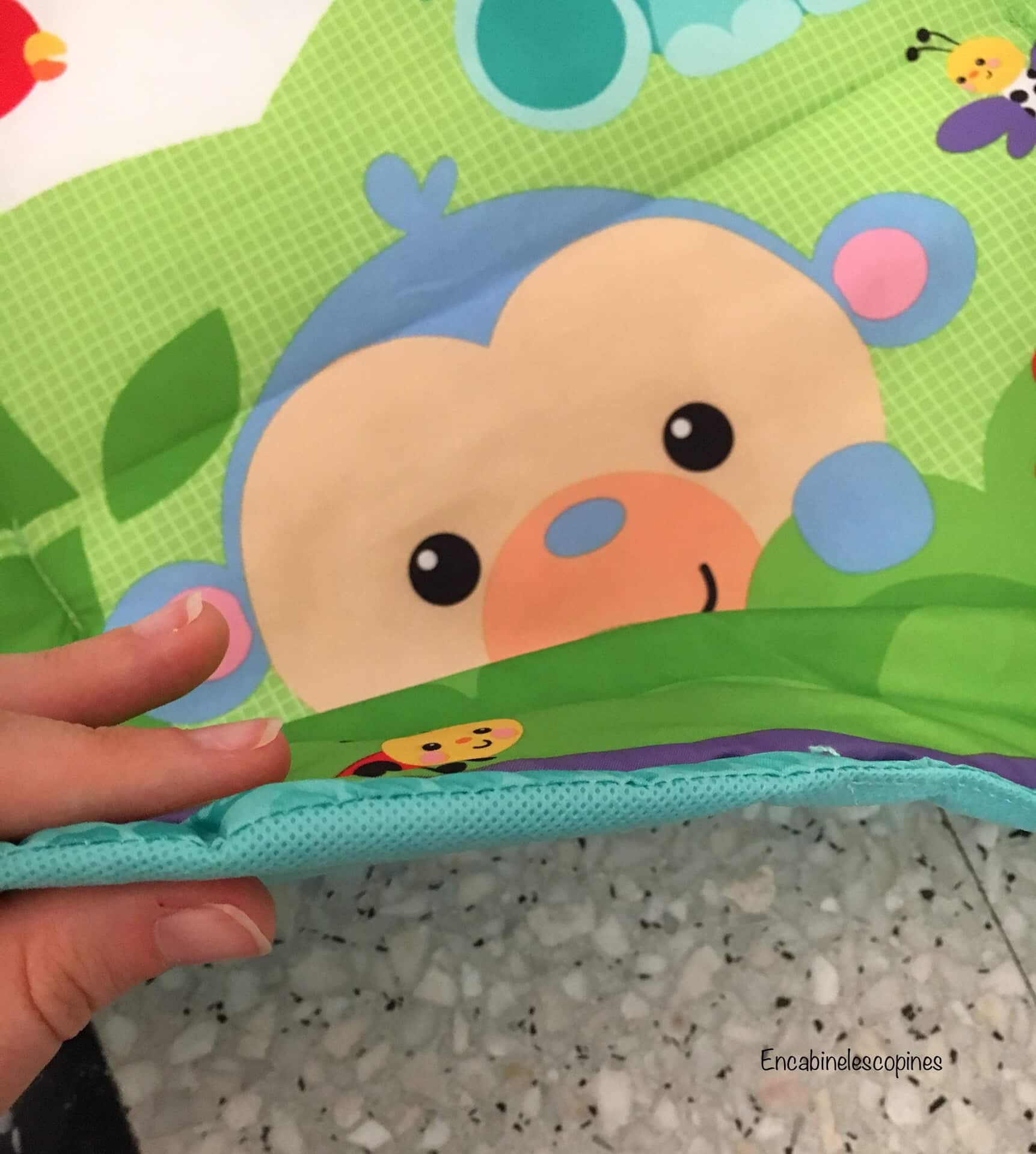 épaisseur du tapis d'éveil 3 en 1 Fisher Price les amis de la jungle 