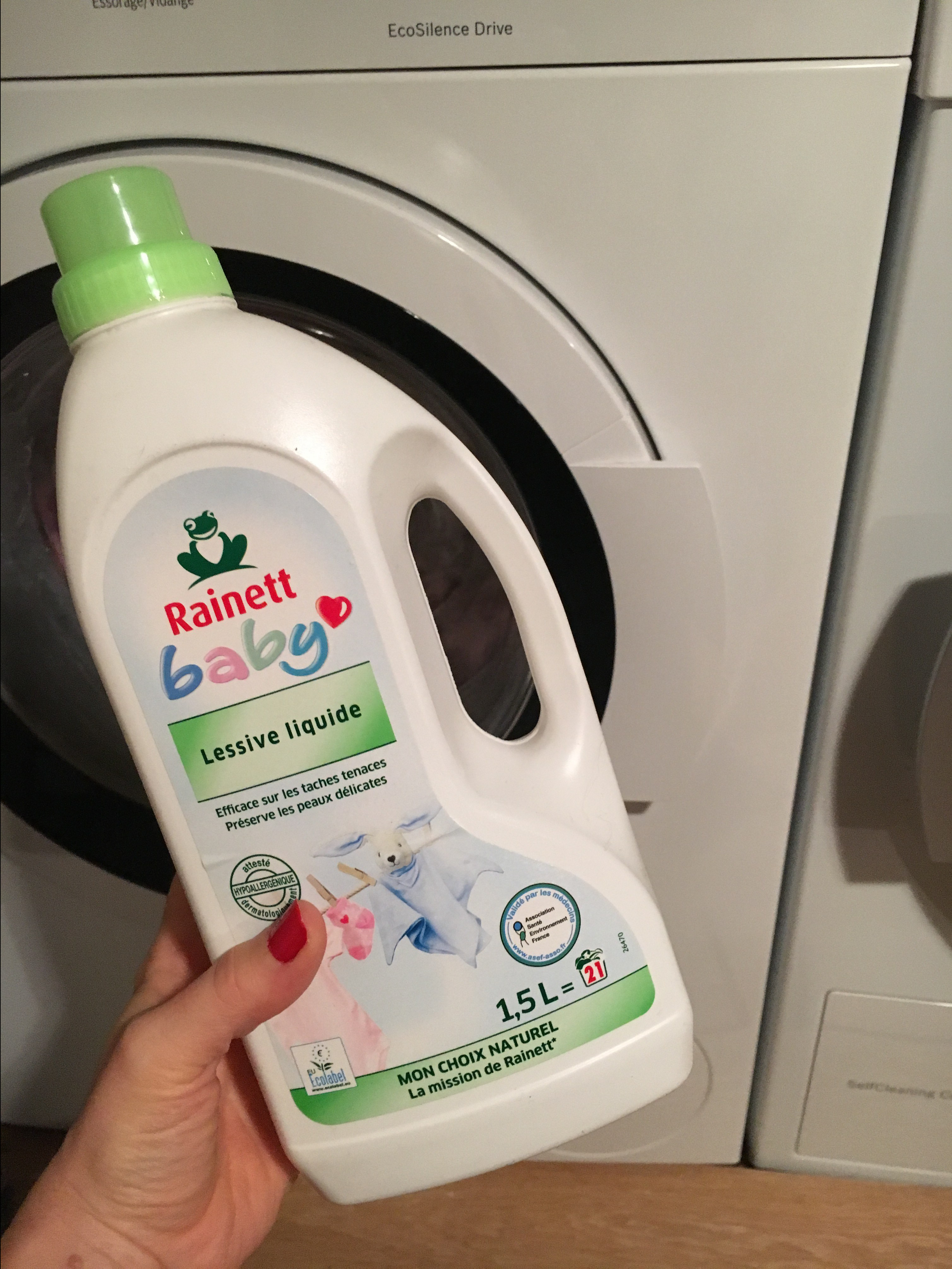 lessive liquide écologique pour laver le linge de bébé test rainett
