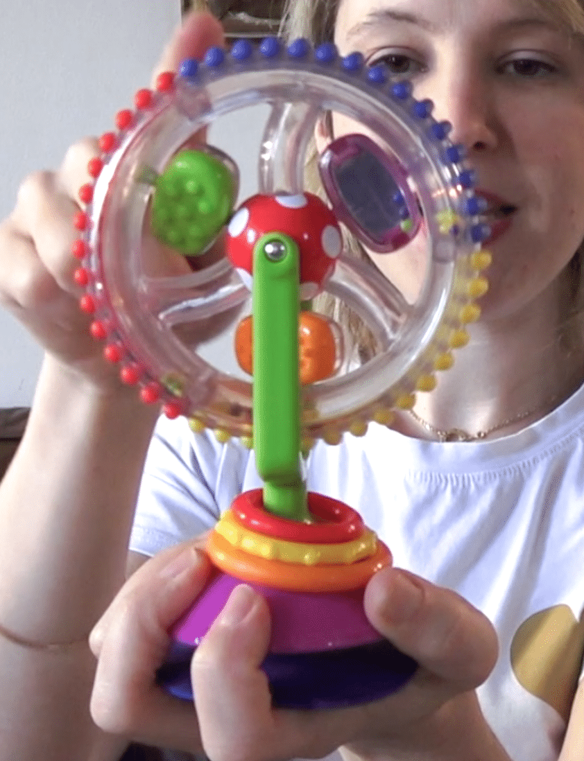 Liste de jouets pour éveiller bébé 0 à 6 mois