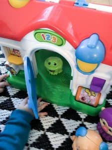 maison de Puppy maison Fisher Price jouet captivant bébé 6 mois 