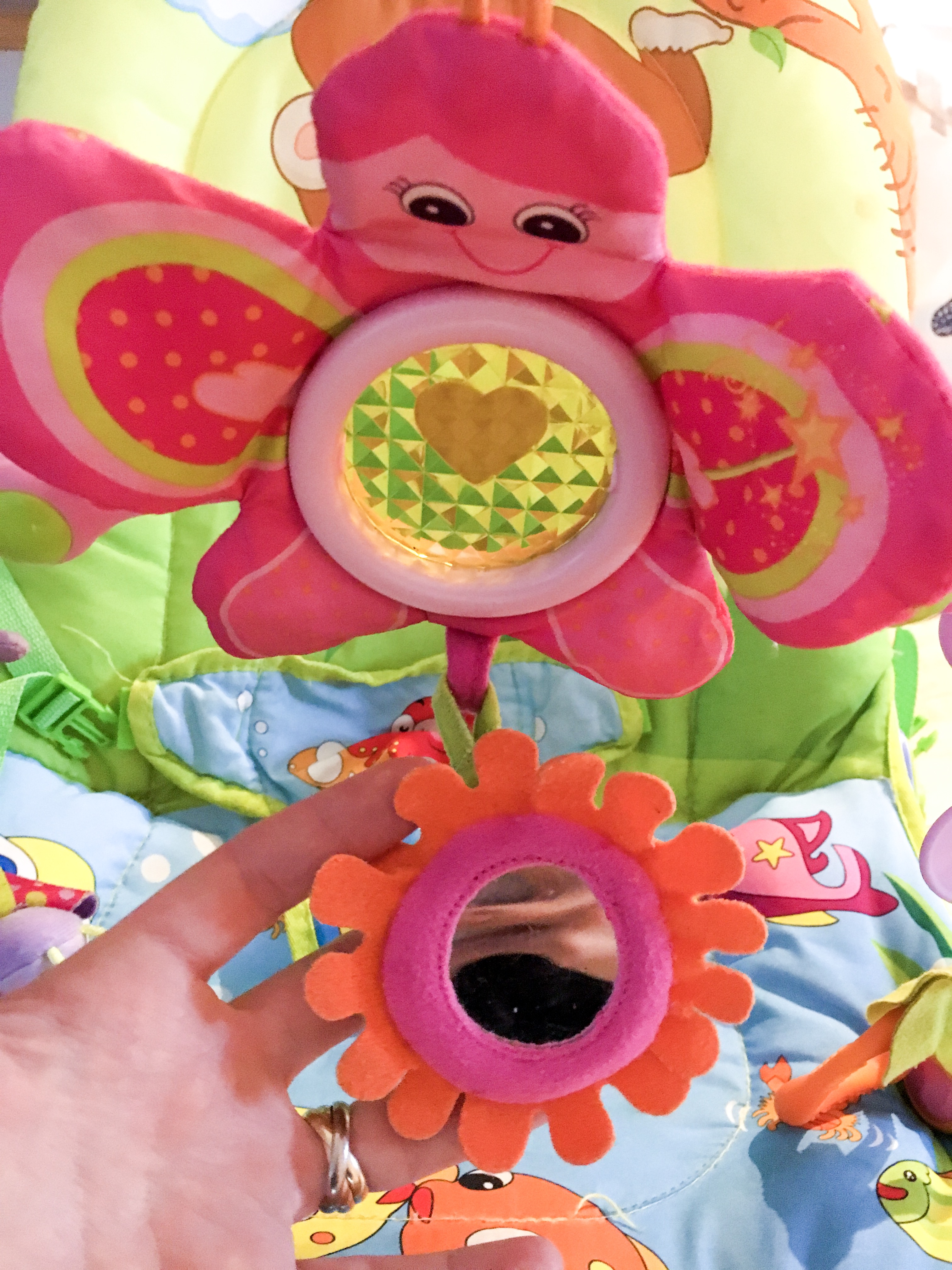 arche d'activités pour bébé butterfly stroll Tiny Love Tiny Princesse pinces universelles qui tient sur tous les supports 