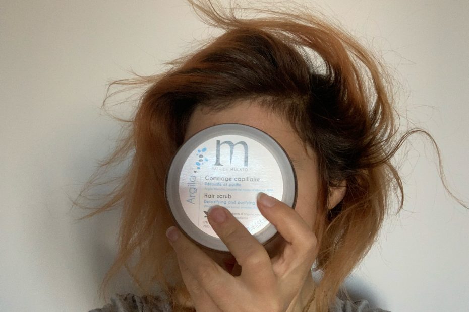 gommage capillaire estomper une coloration