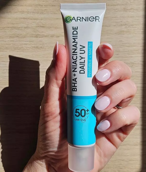 avis complet sur la crème UV quotidienne Garnier BHA + Niacinamide SPF50+