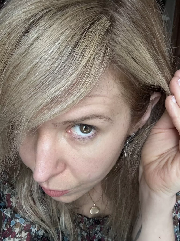 avis root touch up powder Action